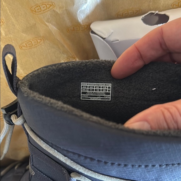 Keen Black and Red Winter Boots - Picture 8 of 8